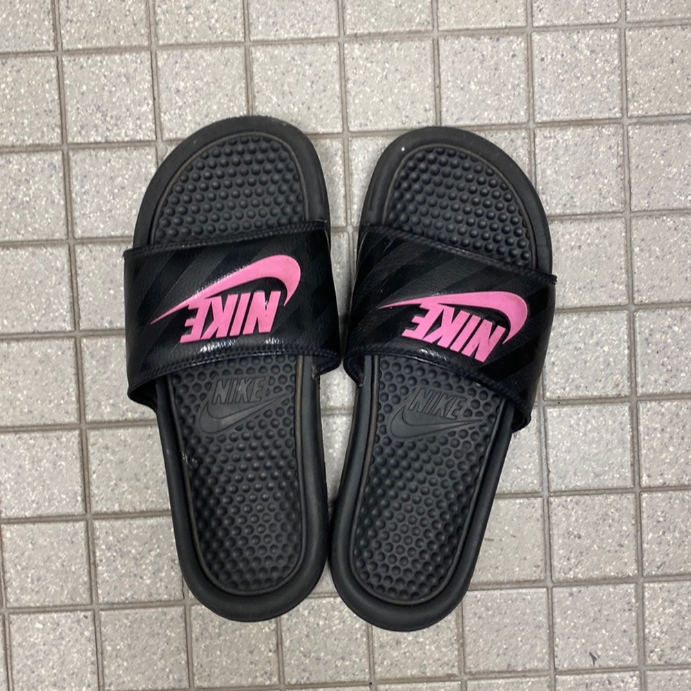 Nike slides